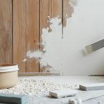 découvrez si recouvrir du lambris avec de l'enduit est possible et apprenez les étapes clés pour réussir cette rénovation facilement et efficacement.